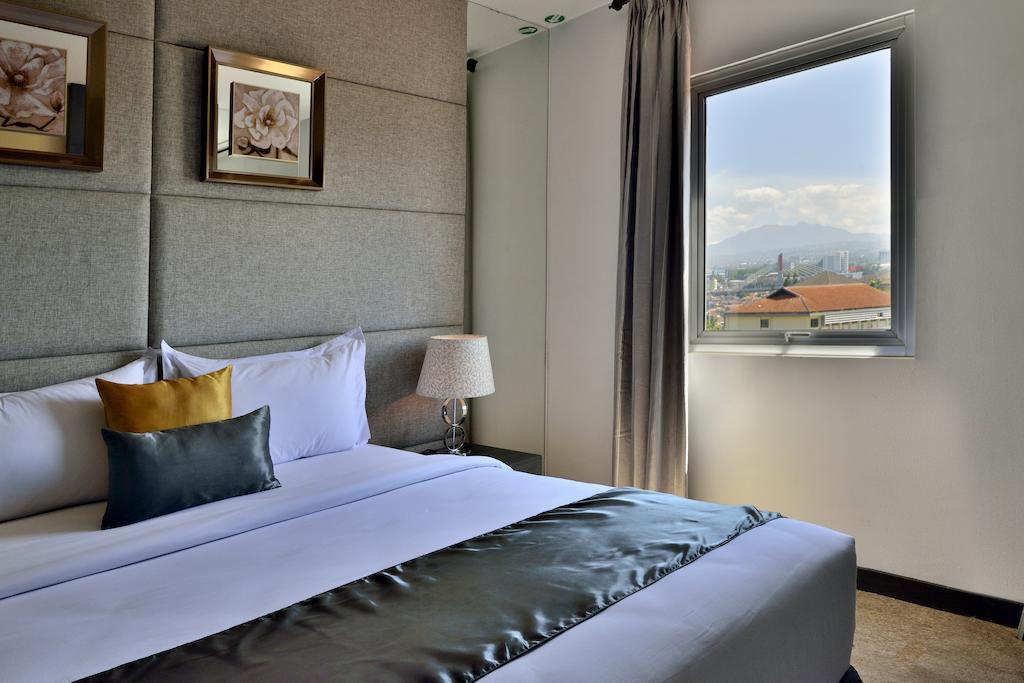 Serela Merdeka By Kagum Hotels Μπαντούνγκ Εξωτερικό φωτογραφία